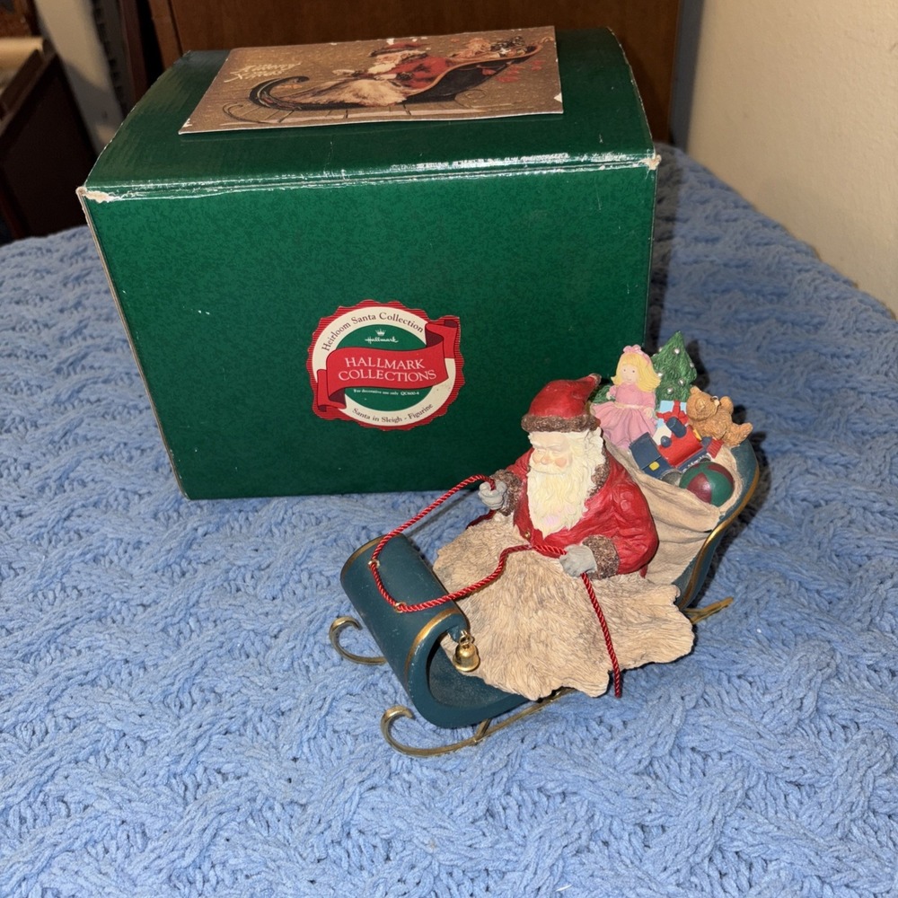 HALLMARK THE HEIRLOOM SANTA COLLECTION SANTA'S ON HIS WAY VINTAGE FIGURINE 1992